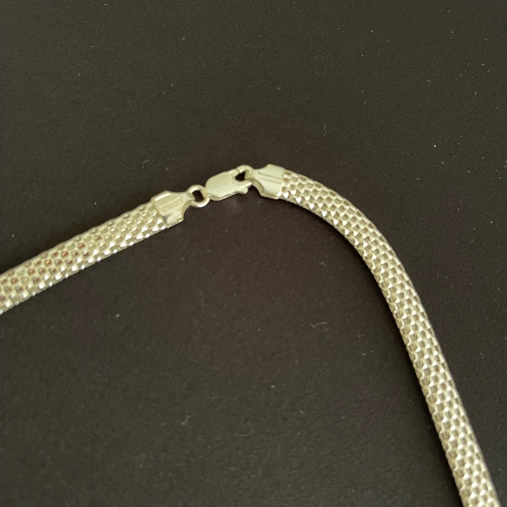 18” Sterling Silver mesh weave necklace. Beautifully crafted. Excellent cond. - Picture 3 of 3
